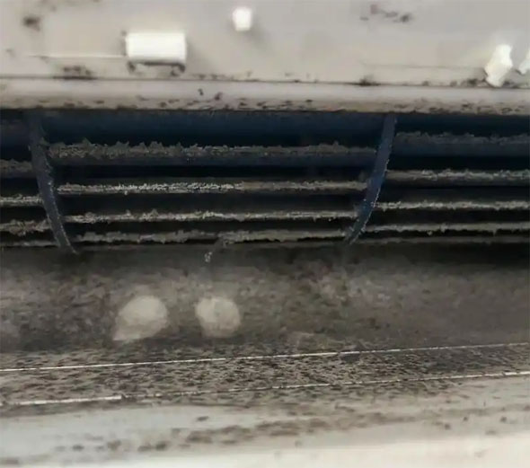 江汉空调吹的风有股烧焦味是怎么回事